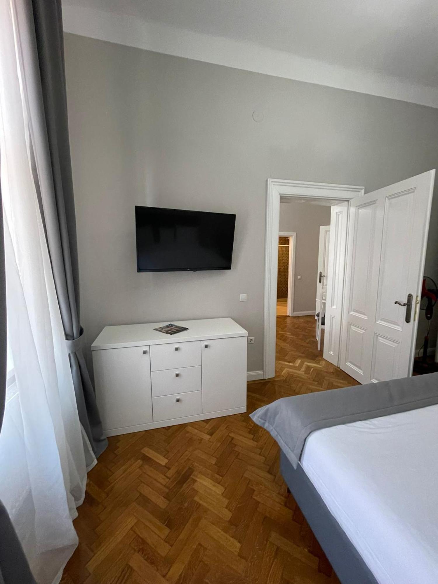 Apartment 1501 Wergass 18 *